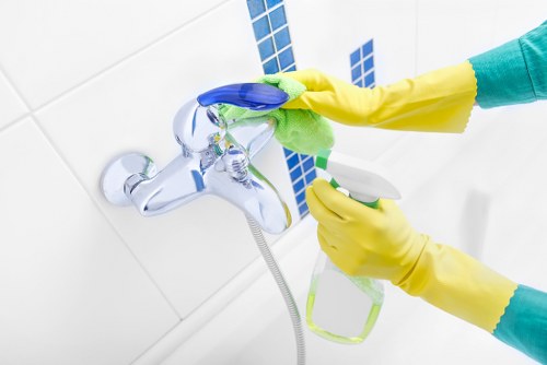 Kitchen stain removal for grease, sauce, and food spills